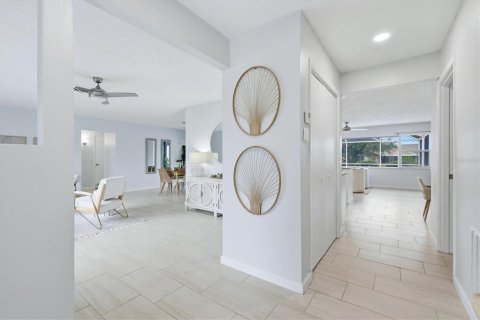 Villa ou maison à vendre à Venice, Floride: 2 chambres, 162.67 m2 № 2406775 - photo 4