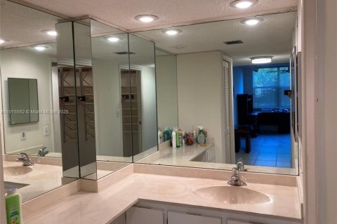 Copropriété à vendre à Pompano Beach, Floride: 3 chambres, 150.5 m2 № 1971642 - photo 11