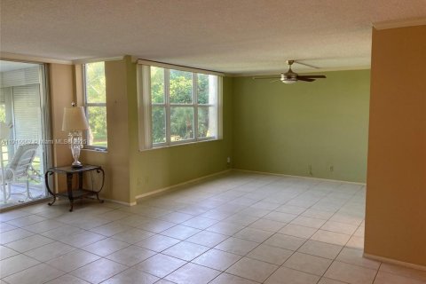 Copropriété à vendre à Pompano Beach, Floride: 3 chambres, 150.5 m2 № 1971642 - photo 1