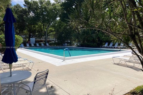 Copropriété à vendre à Pompano Beach, Floride: 3 chambres, 150.5 m2 № 1971642 - photo 15