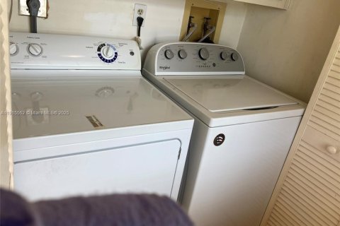 Copropriété à vendre à Pompano Beach, Floride: 3 chambres, 150.5 m2 № 1971642 - photo 10