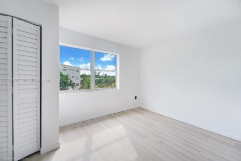 Appartement à louer à North Miami, Floride: 2 chambres, 83.61 m2 № 1984291 - photo 3