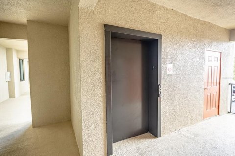 Condo in Bradenton, Florida, 2 bedrooms  № 1687161 - photo 29