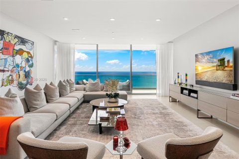 Copropriété à vendre à Bal Harbour, Floride: 2 chambres, 243.87 m2 № 2247514 - photo 2