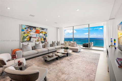 Copropriété à vendre à Bal Harbour, Floride: 2 chambres, 243.87 m2 № 2247514 - photo 3
