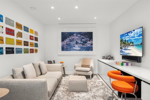 Copropriété à vendre à Bal Harbour, Floride: 2 chambres, 243.87 m2 № 2247514 - photo 12