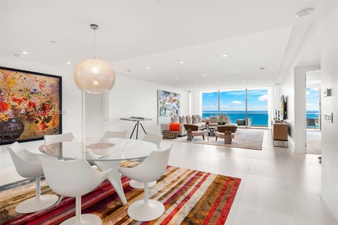 Condo à Bal Harbour, Floride, 2 chambres  № 2247514