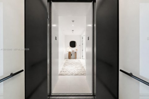 Copropriété à vendre à Bal Harbour, Floride: 2 chambres, 243.87 m2 № 2247514 - photo 23