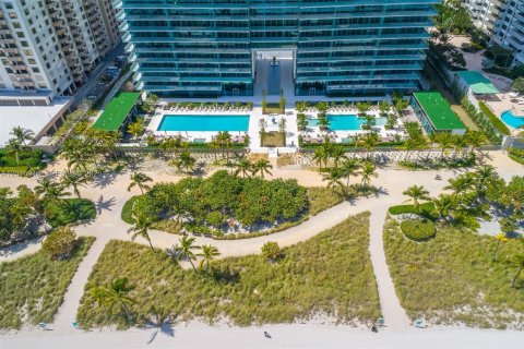 Copropriété à vendre à Bal Harbour, Floride: 2 chambres, 243.87 m2 № 2247514 - photo 29