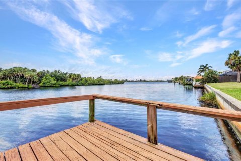 House in Port Charlotte, Florida 3 bedrooms, 182.18 sq.m. № 1852796 - photo 5