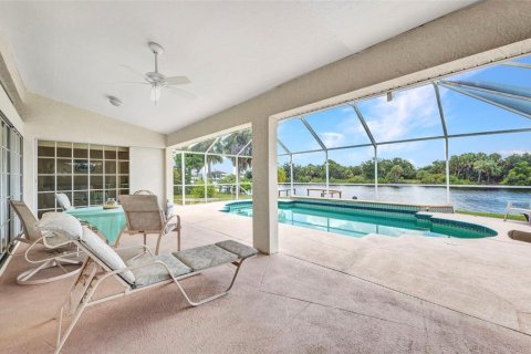 House in Port Charlotte, Florida 3 bedrooms, 182.18 sq.m. № 1852796 - photo 27