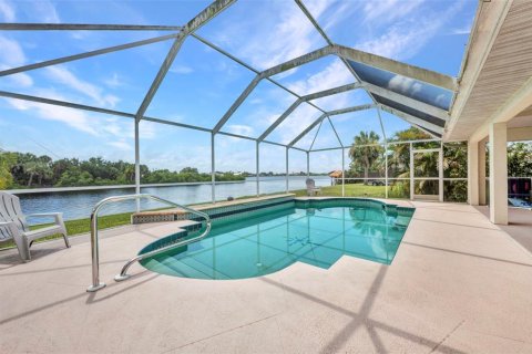 House in Port Charlotte, Florida 3 bedrooms, 182.18 sq.m. № 1852796 - photo 30
