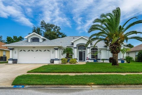House in Hudson, Florida 3 bedrooms, 163.23 sq.m. № 1912649 - photo 1