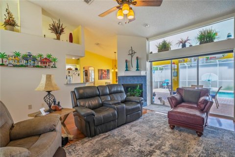 House in Hudson, Florida 3 bedrooms, 163.23 sq.m. № 1912649 - photo 3