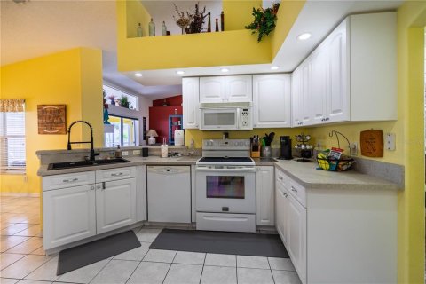 House in Hudson, Florida 3 bedrooms, 163.23 sq.m. № 1912649 - photo 9