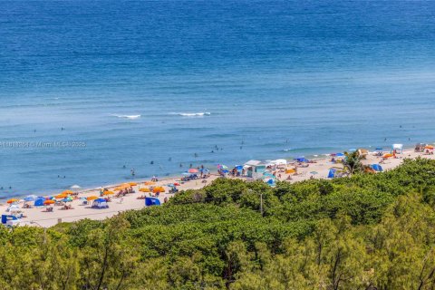 Купить кондоминиум в Санни-Айлс-Бич, Флорида 2 спальни, 126.07м2, № 1934012 - фото 27