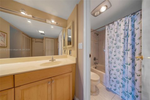 Купить кондоминиум в Санни-Айлс-Бич, Флорида 2 спальни, 126.07м2, № 1934012 - фото 20