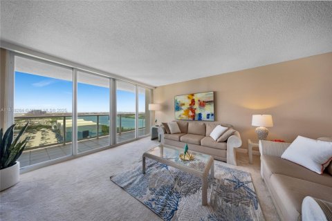 Купить кондоминиум в Санни-Айлс-Бич, Флорида 2 спальни, 126.07м2, № 1934012 - фото 6