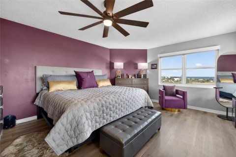 Condo in Daytona Beach, Florida, 3 bedrooms № 2196795 - photo 8