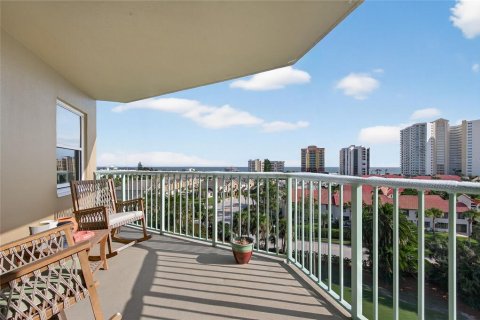 Condo in Daytona Beach, Florida, 3 bedrooms № 2196795 - photo 2