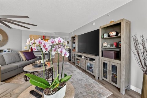 Condo in Daytona Beach, Florida, 3 bedrooms № 2196795 - photo 12