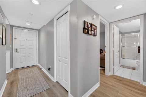 Condo in Daytona Beach, Florida, 3 bedrooms № 2196795 - photo 9