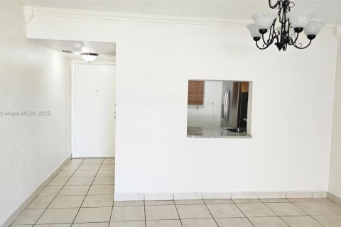 Copropriété à vendre à Miami, Floride: 2 chambres, 93.18 m2 № 1693529 - photo 16