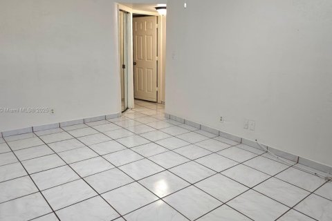 Copropriété à vendre à Miami, Floride: 2 chambres, 93.18 m2 № 1693529 - photo 6