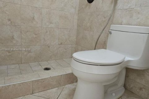 Copropriété à vendre à Miami, Floride: 2 chambres, 93.18 m2 № 1693529 - photo 4
