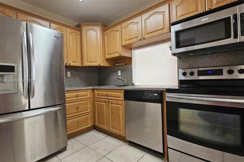 Copropriété à vendre à Miami, Floride: 2 chambres, 93.18 m2 № 1693529 - photo 18