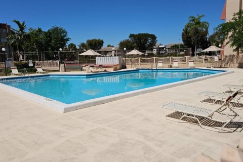Copropriété à vendre à Miami, Floride: 2 chambres, 93.18 m2 № 1693529 - photo 8
