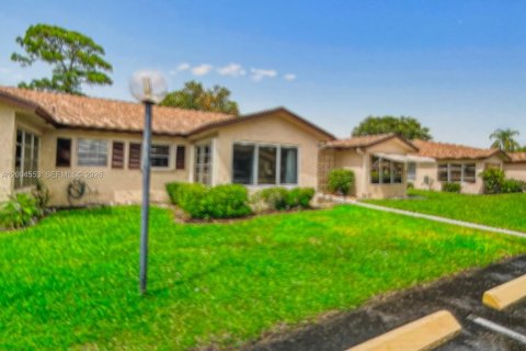 Townhouse in Delray Beach, Florida 1 bedroom, 101.45 sq.m. № 2068684 - photo 2