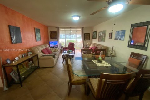 Condo in Aventura, Florida, 2 bedrooms № 1941365 - photo 23