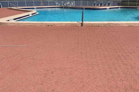 Condo in Aventura, Florida, 2 bedrooms № 1941365 - photo 15