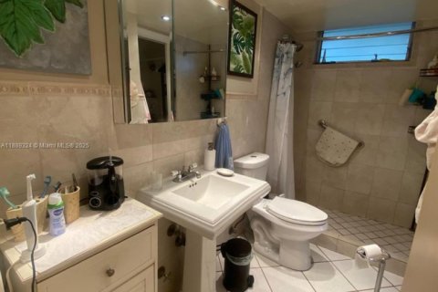 Condo in Aventura, Florida, 2 bedrooms № 1941365 - photo 11