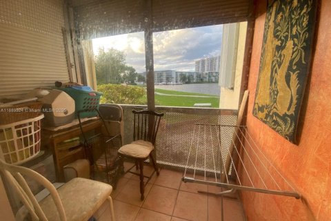 Condo in Aventura, Florida, 2 bedrooms № 1941365 - photo 18