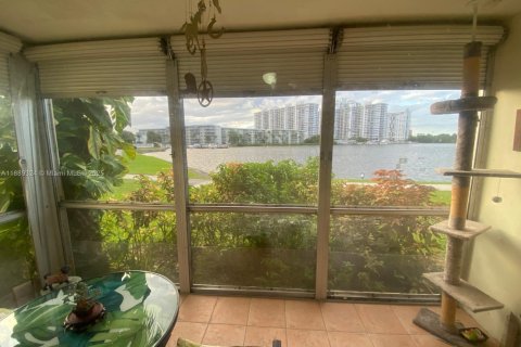 Condo in Aventura, Florida, 2 bedrooms № 1941365 - photo 19
