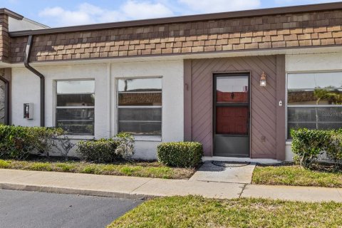 Condo in New Port Richey, Florida, 2 bedrooms № 2202900