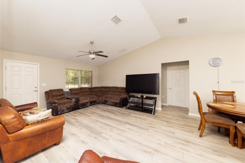 House in Dunnellon, Florida 3 bedrooms, 129.41 sq.m. № 1829753 - photo 8