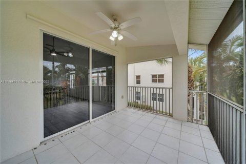 Condo in Naples, Florida, 3 bedrooms № 1958145 - photo 24