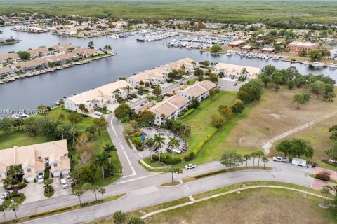 Condo in Naples, Florida, 3 bedrooms № 1958145 - photo 29
