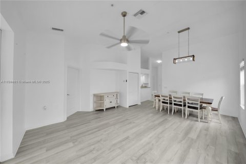 Condo in Naples, Florida, 3 bedrooms № 1958145 - photo 22