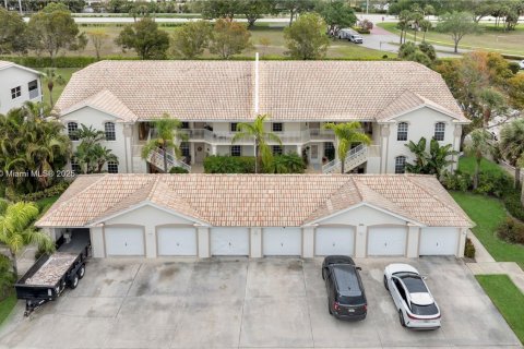 Condo in Naples, Florida, 3 bedrooms № 1958145 - photo 26