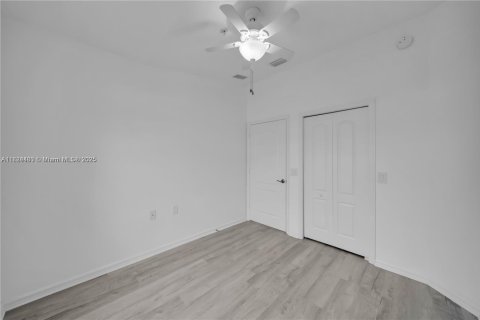 Condo in Naples, Florida, 3 bedrooms № 1958145 - photo 12