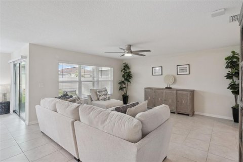 House in Kissimmee, Florida 4 bedrooms, 218.97 sq.m. № 2219848 - photo 5