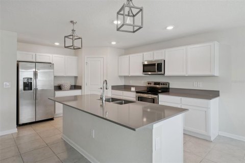 House in Kissimmee, Florida 4 bedrooms, 218.97 sq.m. № 2219848 - photo 14