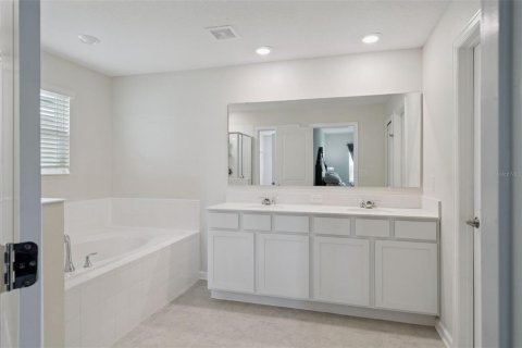 House in Kissimmee, Florida 4 bedrooms, 218.97 sq.m. № 2219848 - photo 21