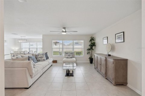 House in Kissimmee, Florida 4 bedrooms, 218.97 sq.m. № 2219848 - photo 8
