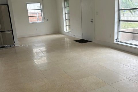 House in Miami Gardens, Florida 3 bedrooms, 102.56 sq.m. № 1483143 - photo 7