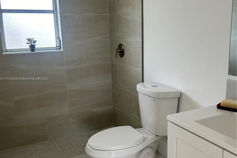 House in Miami Gardens, Florida 3 bedrooms, 102.56 sq.m. № 1483143 - photo 14